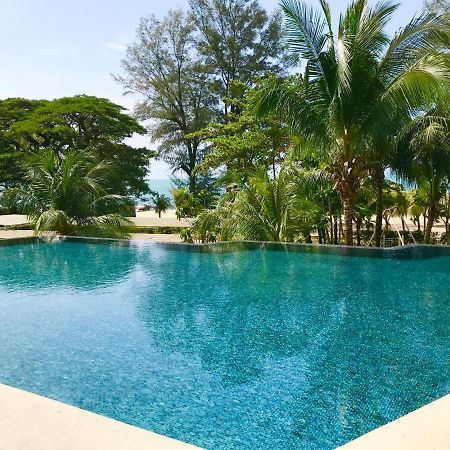 By The Beach - Luxury 2 Bedrooms Family Suite Batu Feringgi Exterior foto