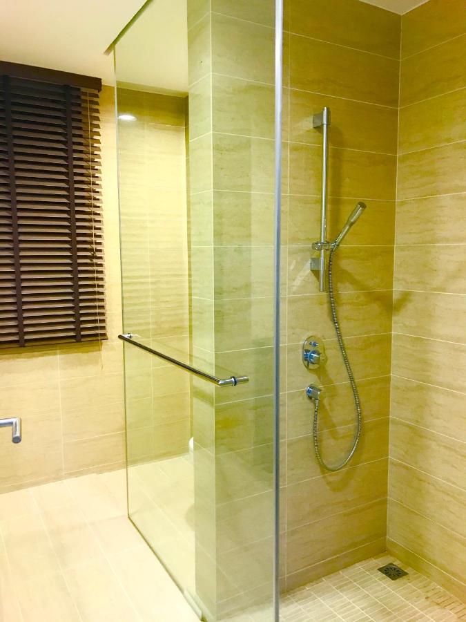 By The Beach - Luxury 2 Bedrooms Family Suite Batu Feringgi Exterior foto